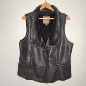 🌻3 for $18 Maurices Gray Faux Fur Vest